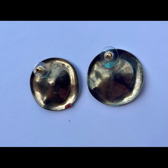 Vintage Painted Circular Patterned Push Back Closure Stud Earrings - Picture 6 of 6